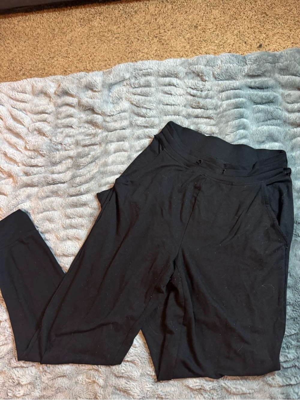 HUE Black Pull-On Lounge Pants